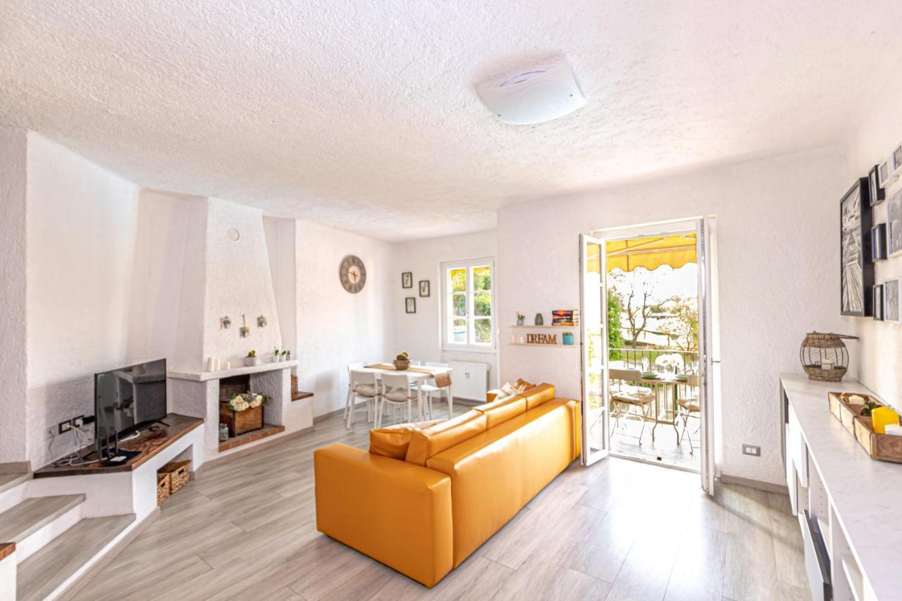 Sara E Melissa House Lierna Apartment ภายนอก รูปภาพ